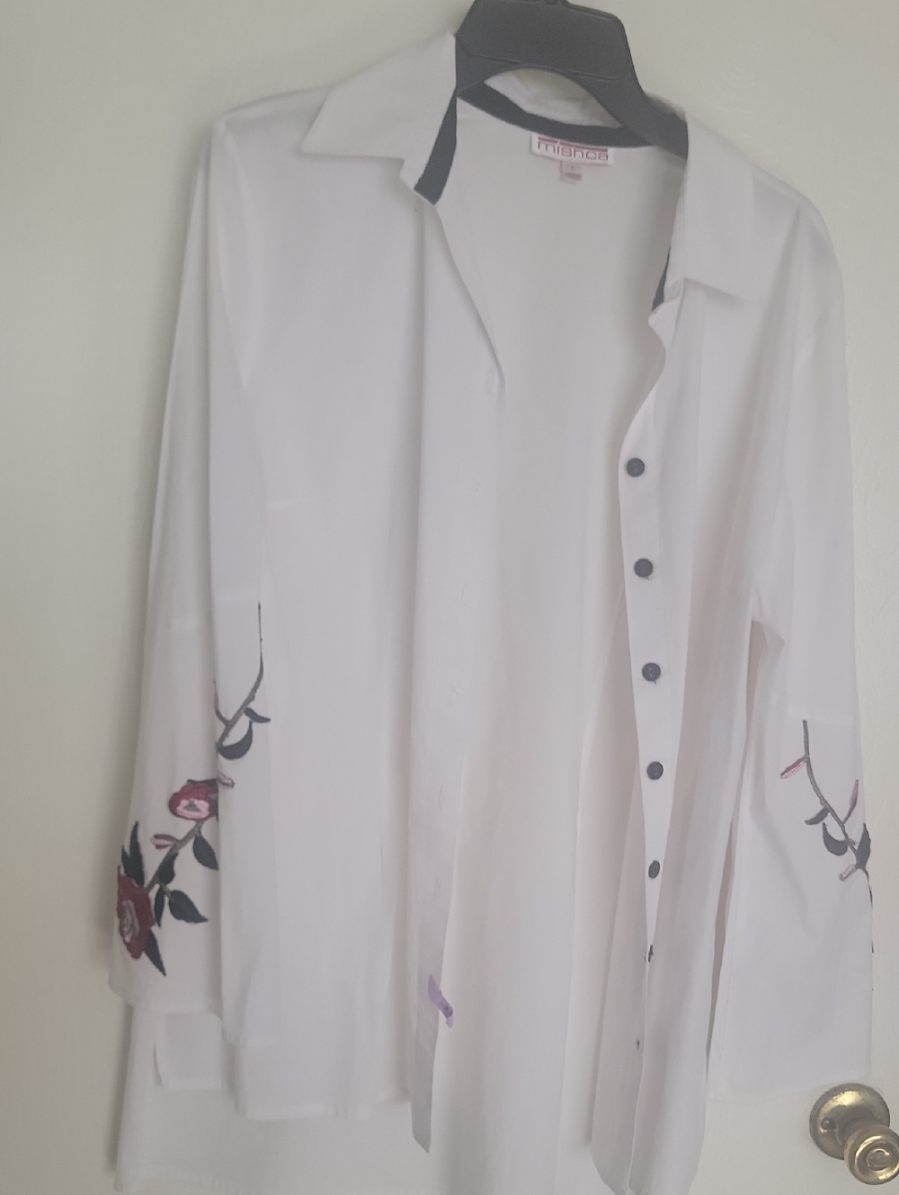 White Button-Down Shirt with Rose Embroidery - Militariares